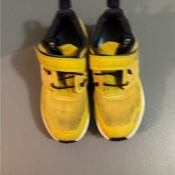 Yellow and Black Athletic Sneakers with Cushioned Sole and Breathable Upper - Picture 2 of 4